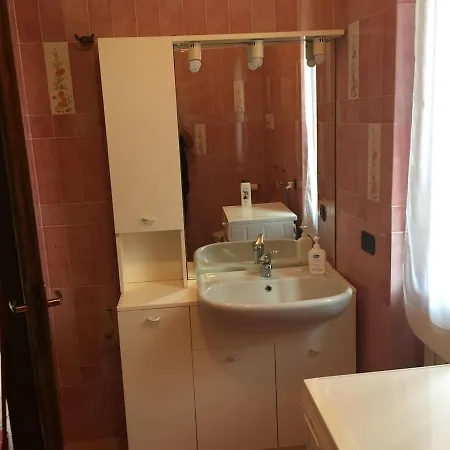 Relaxing Beetween Lake And Castle 1st Floor Holiday home Varenna