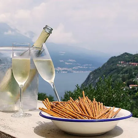 Holiday home Relaxing Beetween Lake And Castle 1st Floor Varenna